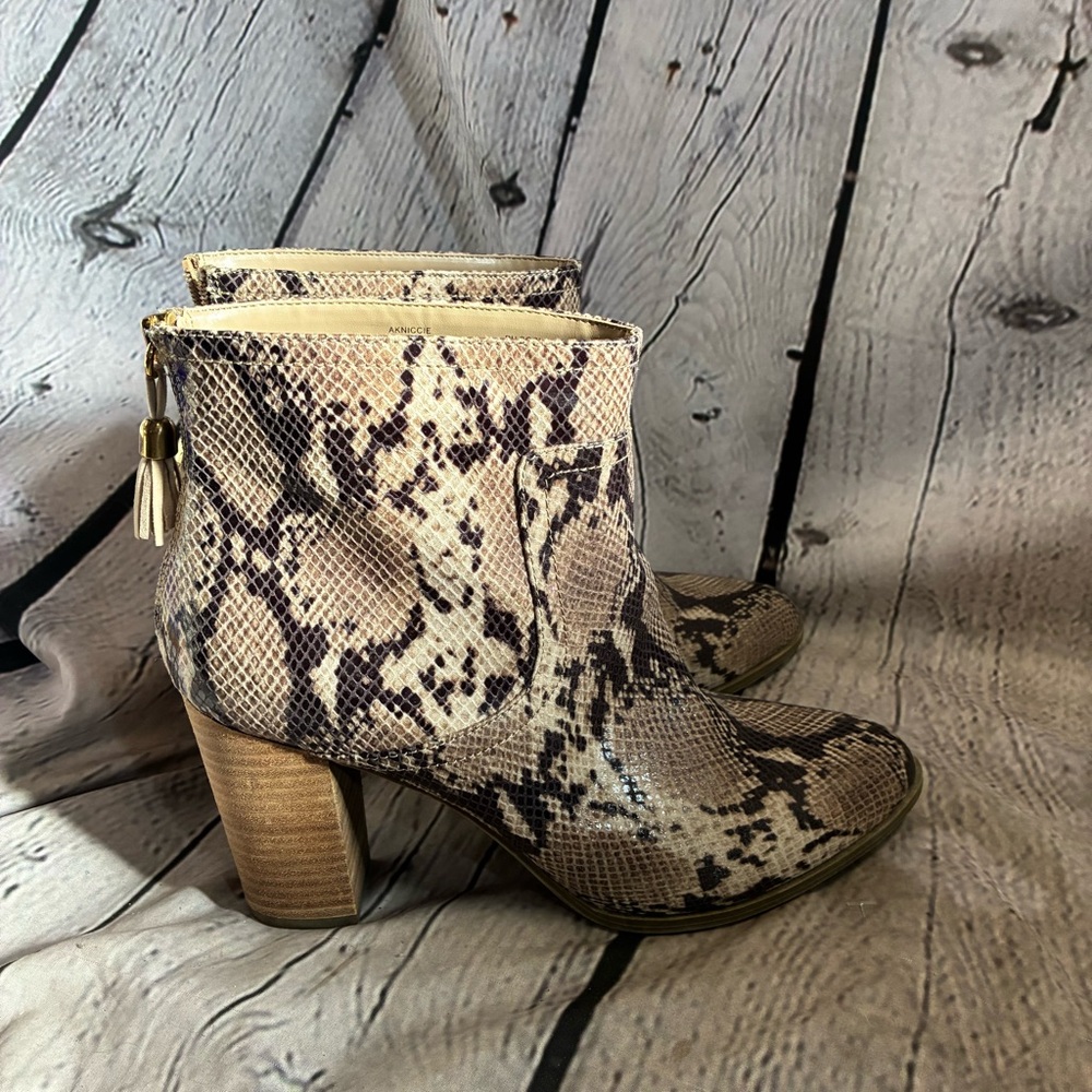 Urban Western Rocker Chic‎ Exotic Boho Snake Print Zip Up Block Heel Booties 10M